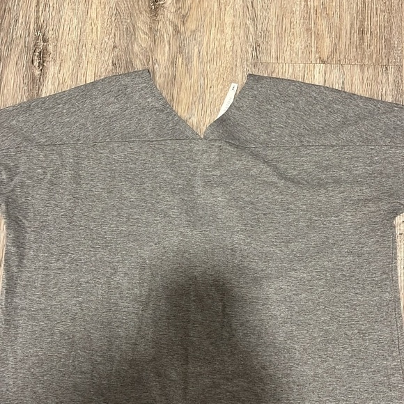 The Group Babaton Long Sleeve V-Neck Tee - Picture 8 of 13